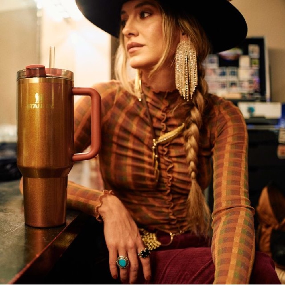 LAINEY WILSON STANLEY CUP